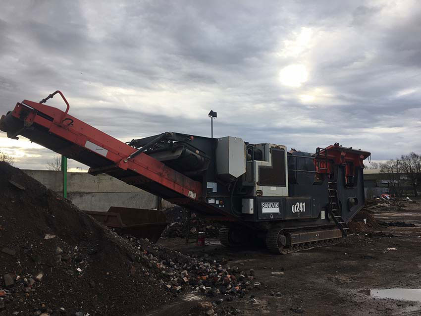 Sandvik QJ241 - Máy nghiền hàm: hình 1 Sandvik QJ241 - Máy nghiền hàm: hình 1
