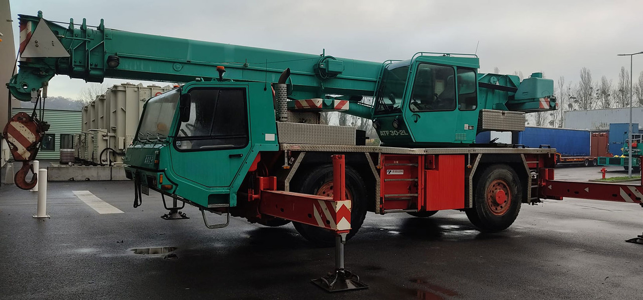 Tadano Faun ATF 30-2L - Cẩu bánh lốp: hình 1 Tadano Faun ATF 30-2L - Cẩu bánh lốp: hình 1