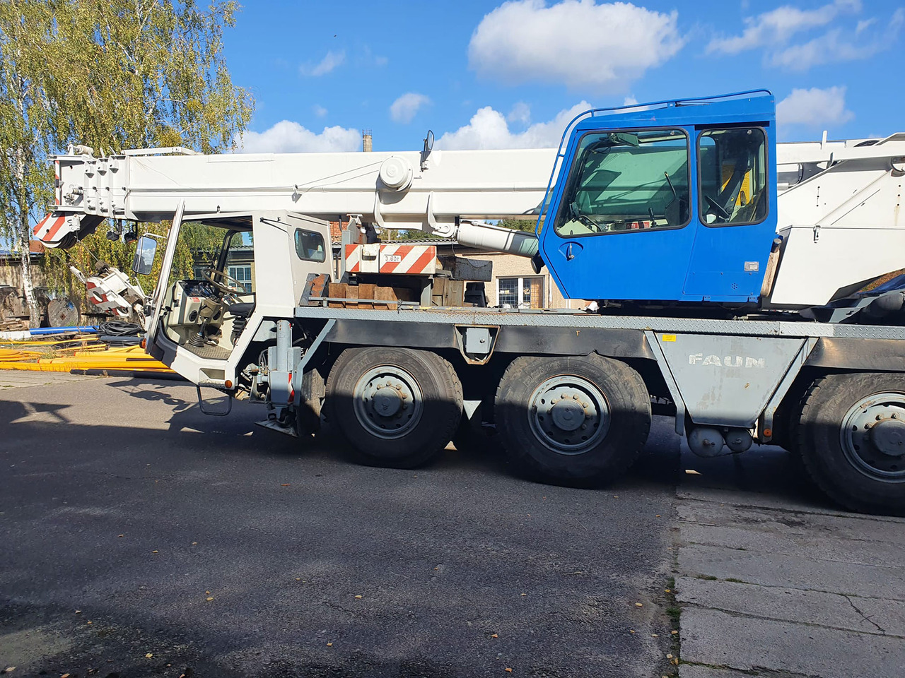 Tadano Faun RTF 40-3 - Cẩu bánh lốp: hình 3 Tadano Faun RTF 40-3 - Cẩu bánh lốp: hình 3