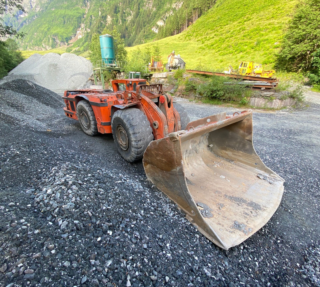 Tamrock Toro 0010 - Máy móc đào mỏ: hình 1 Tamrock Toro 0010 - Máy móc đào mỏ: hình 1