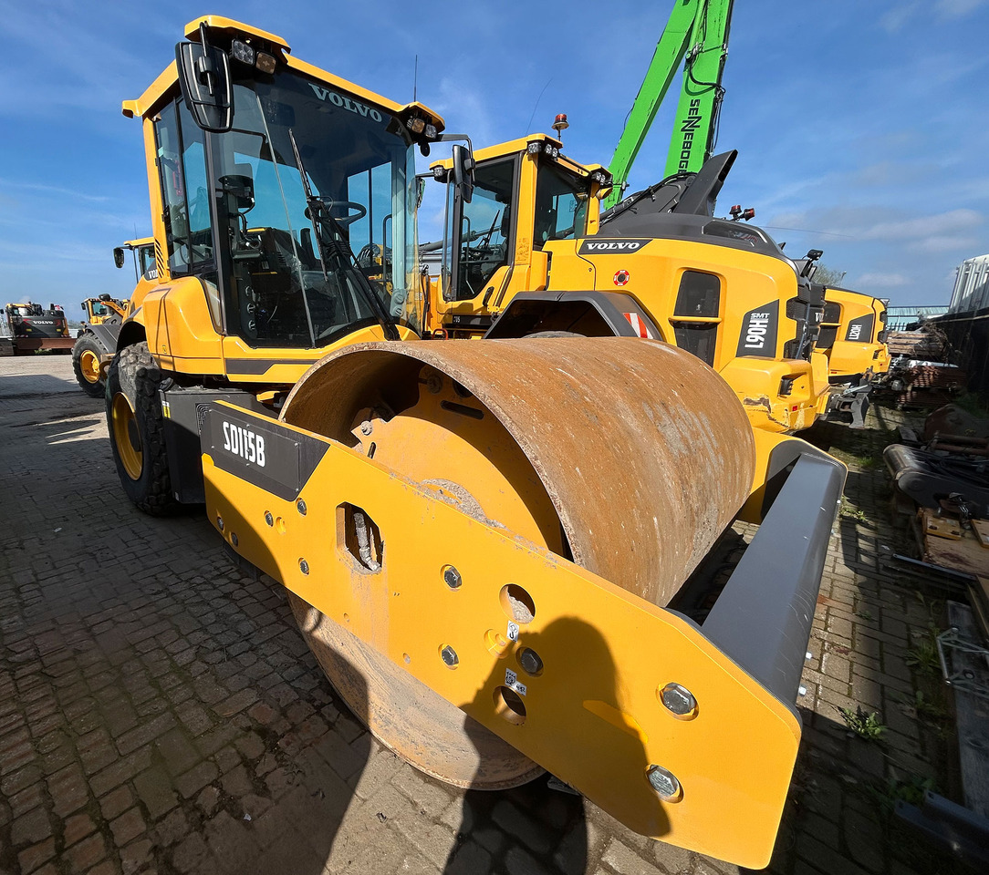 Volvo SD115B - Máy đầm: hình 1 Volvo SD115B - Máy đầm: hình 1
