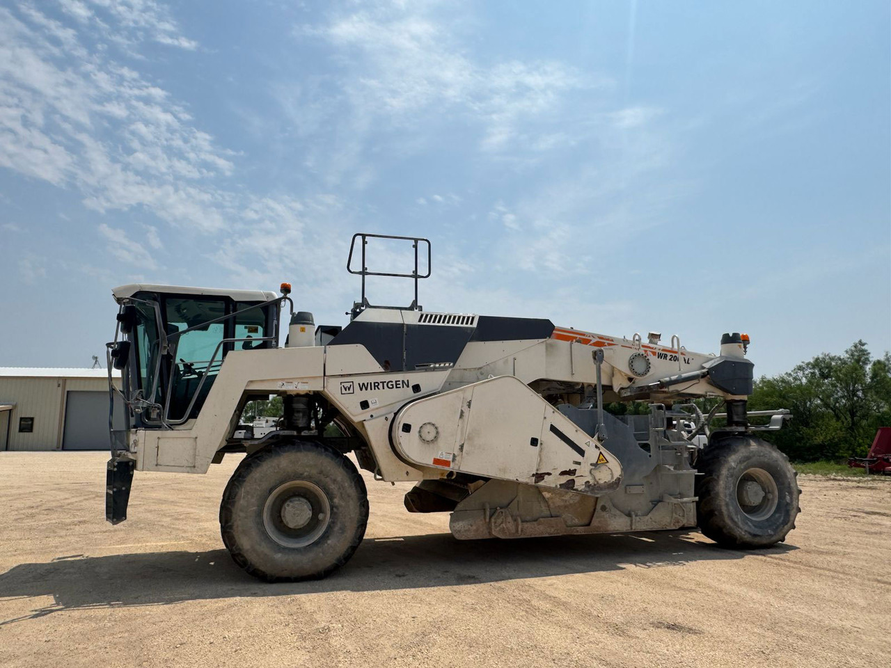 Wirtgen WR 200 XLI - Máy san nền đất: hình 3 Wirtgen WR 200 XLI - Máy san nền đất: hình 3