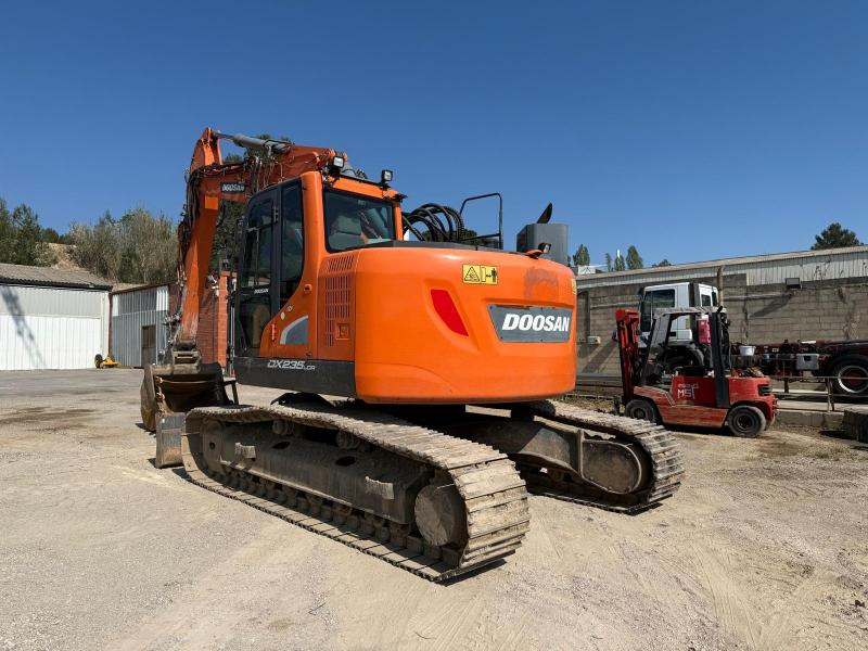Doosan DX235LCR - Máy xúc bánh xích: hình 3 Doosan DX235LCR - Máy xúc bánh xích: hình 3
