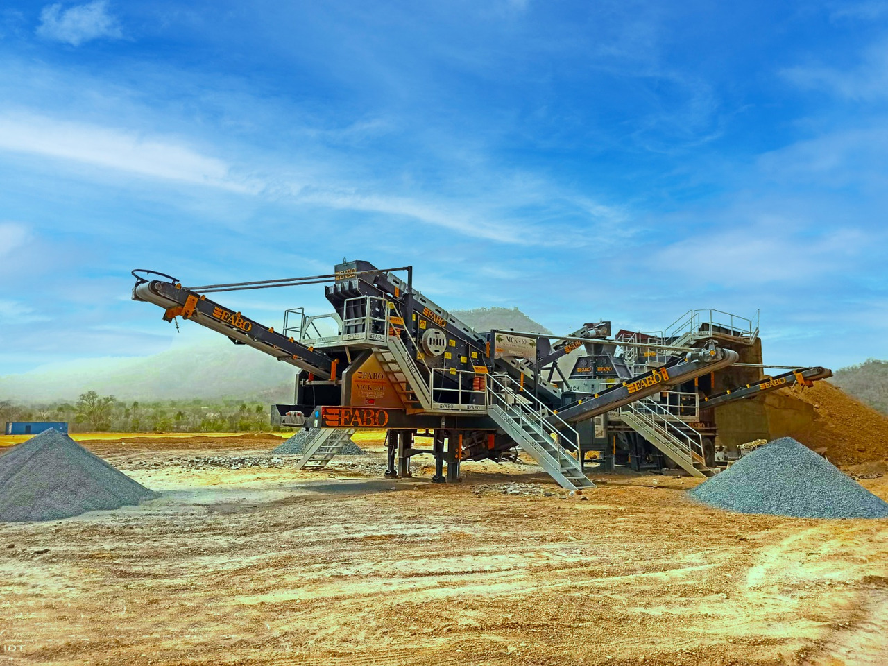 FABO Mobile crusher - Máy nghiền di động: hình 3 FABO Mobile crusher - Máy nghiền di động: hình 3