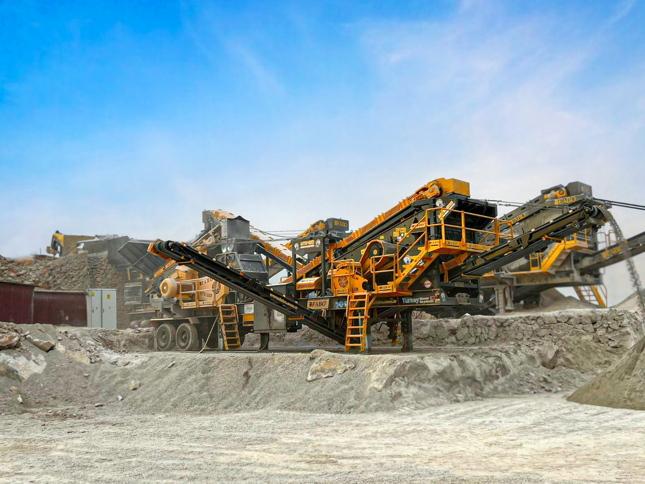 FABO Mobile crusher - Máy nghiền di động: hình 1 FABO Mobile crusher - Máy nghiền di động: hình 1