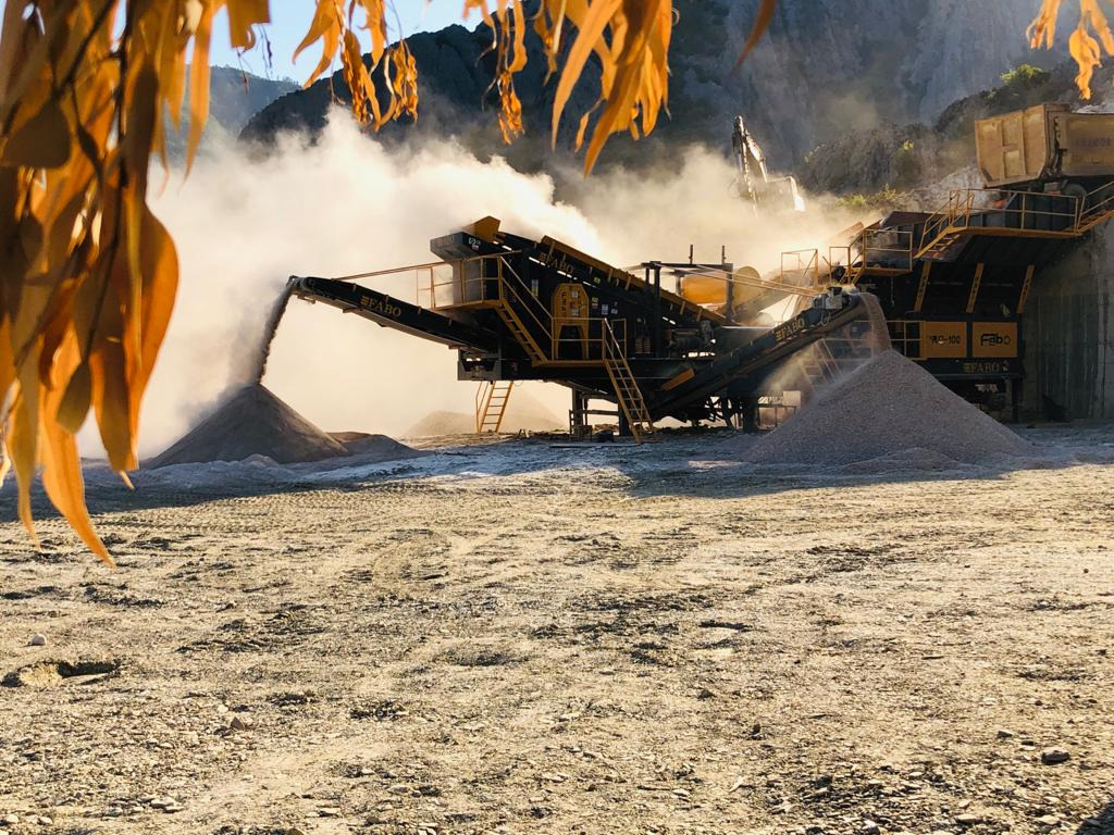 FABO Mobile crusher - Máy nghiền di động: hình 2 FABO Mobile crusher - Máy nghiền di động: hình 2