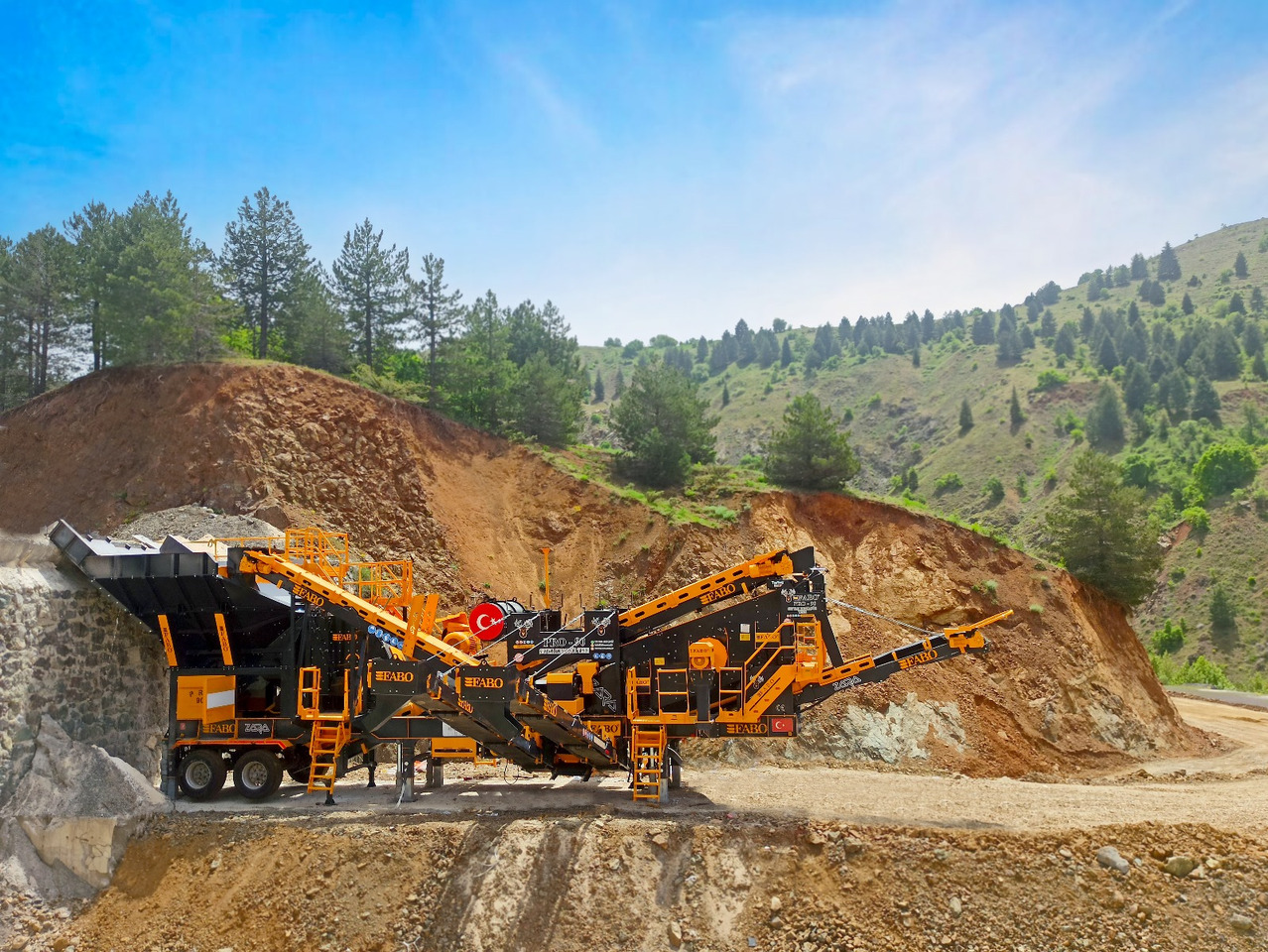 FABO Mobile crusher - Máy nghiền di động: hình 1 FABO Mobile crusher - Máy nghiền di động: hình 1