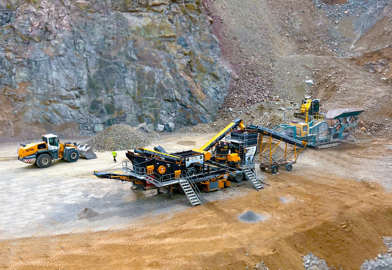 FABO Mobile crusher - Máy nghiền di động: hình 2 FABO Mobile crusher - Máy nghiền di động: hình 2