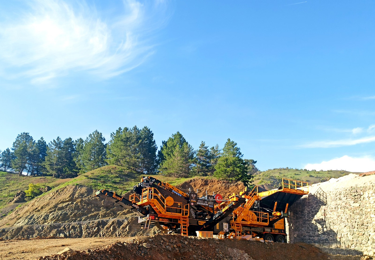 FABO Mobile crusher - Máy nghiền di động: hình 2 FABO Mobile crusher - Máy nghiền di động: hình 2