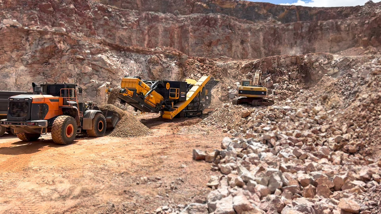 FABO Mobile crusher - Máy nghiền di động: hình 5 FABO Mobile crusher - Máy nghiền di động: hình 5