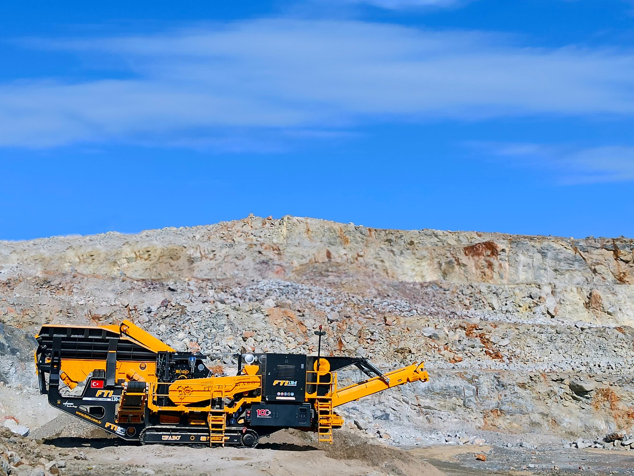 FABO Mobile crusher - Máy nghiền di động: hình 2 FABO Mobile crusher - Máy nghiền di động: hình 2