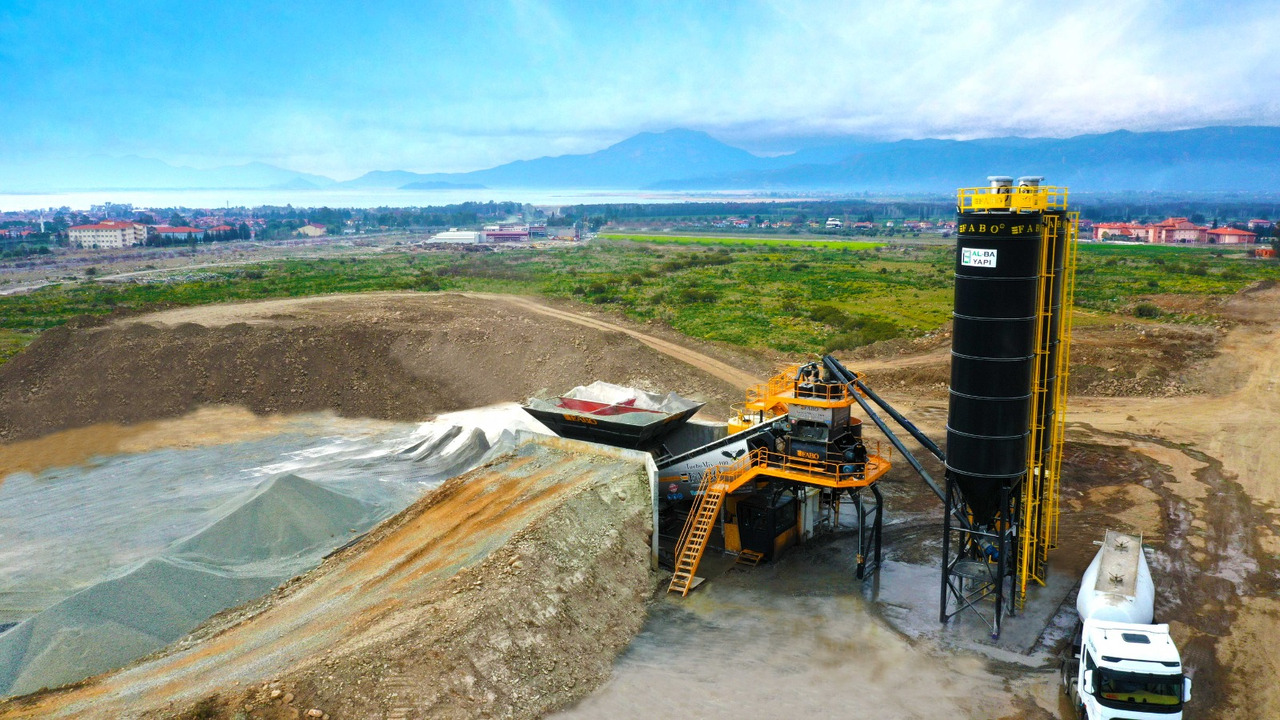 FABO mobile concrete batching plant - Trạm trộn bê tông: hình 2 FABO mobile concrete batching plant - Trạm trộn bê tông: hình 2