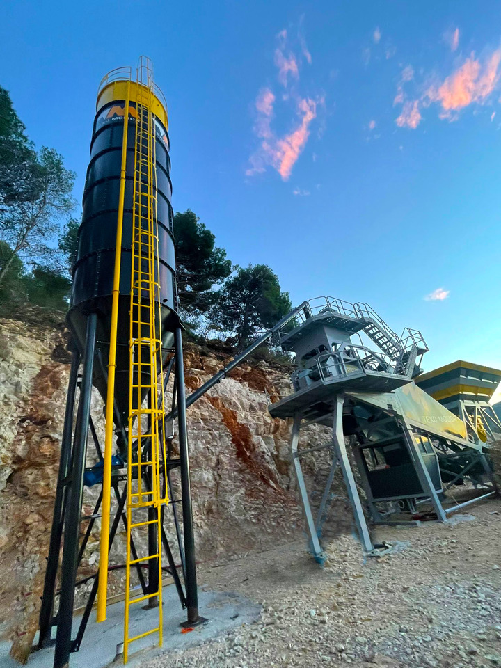 FABO mobile concrete batching plant - Trạm trộn bê tông: hình 2 FABO mobile concrete batching plant - Trạm trộn bê tông: hình 2