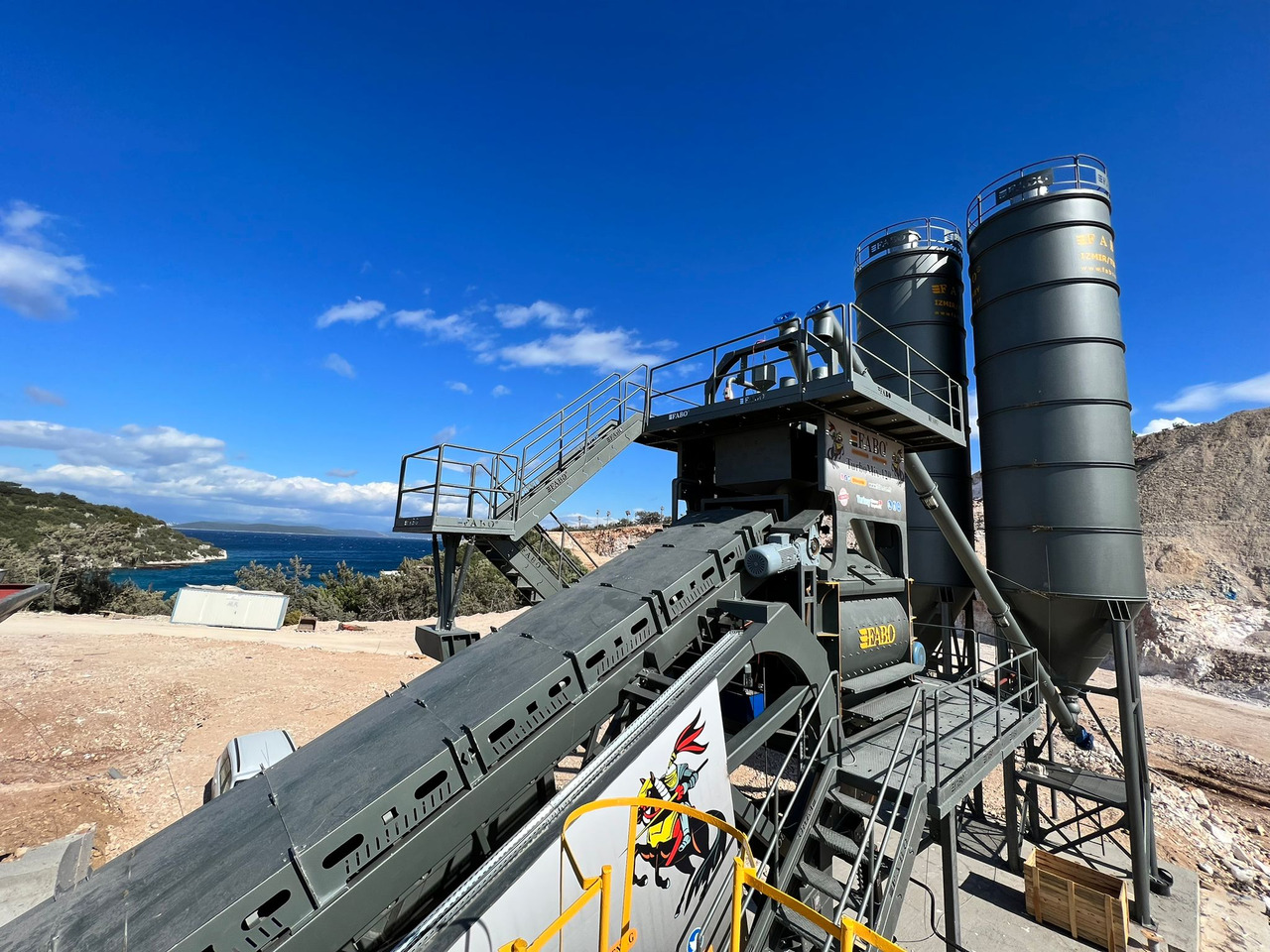 FABO mobile concrete batching plant - Trạm trộn bê tông: hình 4 FABO mobile concrete batching plant - Trạm trộn bê tông: hình 4