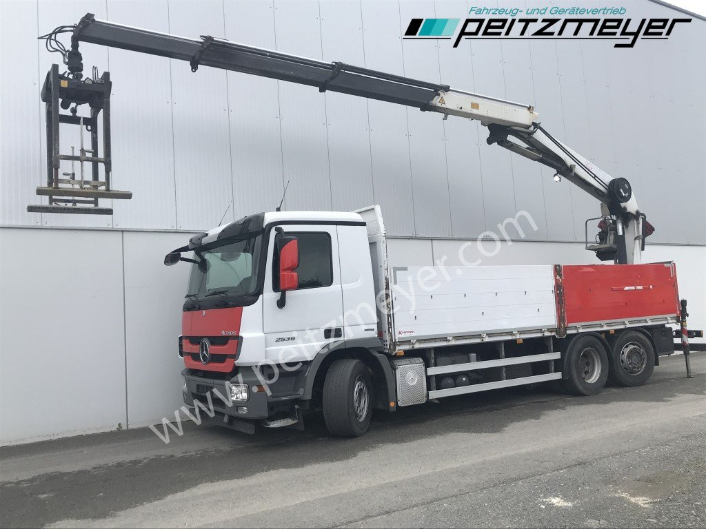 MERCEDES-BENZ Actros 2536 LL Pritsche HMF Heckkran m. Zange Baustoff - Xe tải thùng lửng/ Phẳng, Xe cẩu tự hành: hình 1 MERCEDES-BENZ Actros 2536 LL Pritsche HMF Heckkran m. Zange Baustoff - Xe tải thùng lửng/ Phẳng, Xe cẩu tự hành: hình 1