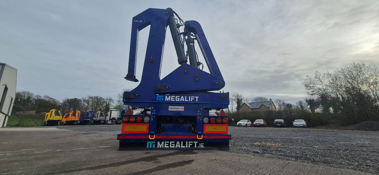 Mega NEW Megaliftt Sideloader / 35 tons lift capacity /20-40-45 HC/ Diesel engine / Gooseneck-extendable - Xe chở container/ Sơ mi rơ moóc hoán đổi thân: hình 4 Mega NEW Megaliftt Sideloader / 35 tons lift capacity /20-40-45 HC/ Diesel engine / Gooseneck-extendable - Xe chở container/ Sơ mi rơ moóc hoán đổi thân: hình 4