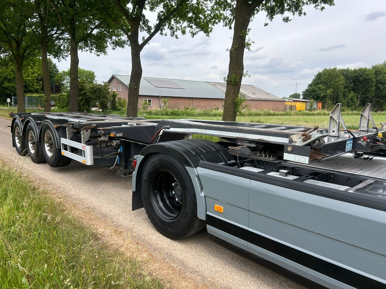 Pacton ET3 / Bpw Disc / Lifting axle / 2x20/30/40/45 ft hc / Tyres 80 / Tuf 3-20 - Xe chở container/ Sơ mi rơ moóc hoán đổi thân: hình 2 Pacton ET3 / Bpw Disc / Lifting axle / 2x20/30/40/45 ft hc / Tyres 80 / Tuf 3-20 - Xe chở container/ Sơ mi rơ moóc hoán đổi thân: hình 2