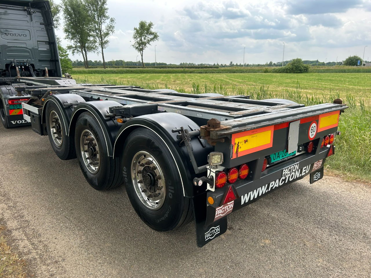 Pacton ET3 / Bpw Disc / Lifting axle / 2x20/30/40/45 ft hc / Tyres 80 / Tuf 3-20 - Xe chở container/ Sơ mi rơ moóc hoán đổi thân: hình 4 Pacton ET3 / Bpw Disc / Lifting axle / 2x20/30/40/45 ft hc / Tyres 80 / Tuf 3-20 - Xe chở container/ Sơ mi rơ moóc hoán đổi thân: hình 4