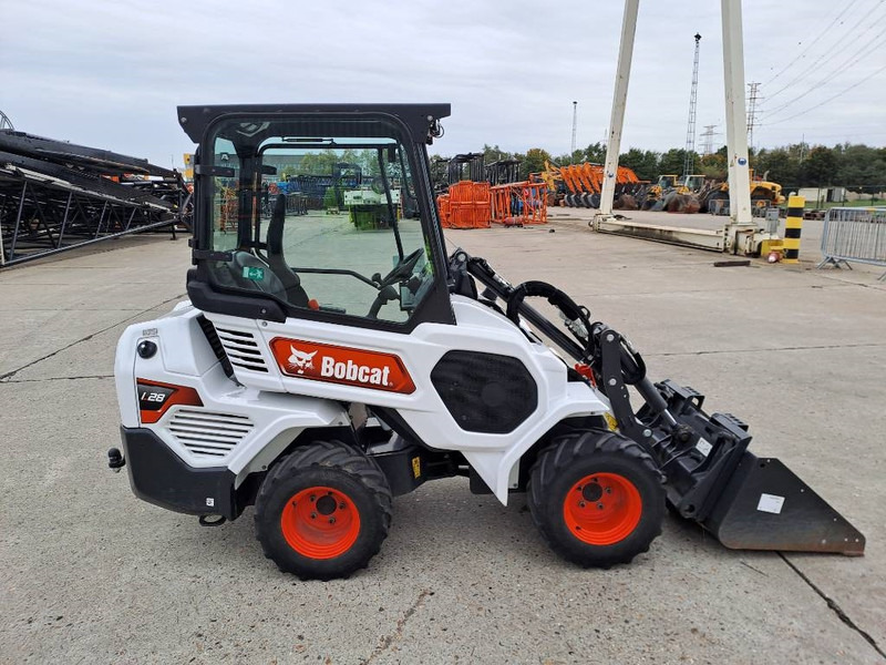 Bobcat L28 - Máy xúc lật bánh lốp: hình 5 Bobcat L28 - Máy xúc lật bánh lốp: hình 5