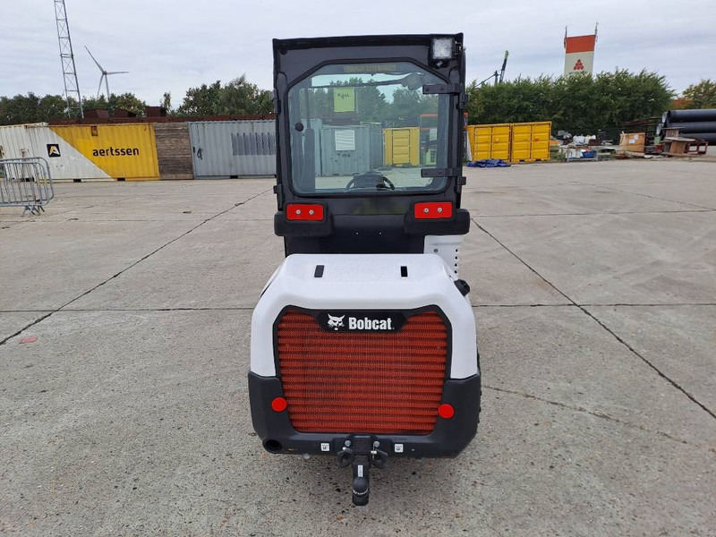 Bobcat L28 - Máy xúc lật bánh lốp: hình 3 Bobcat L28 - Máy xúc lật bánh lốp: hình 3
