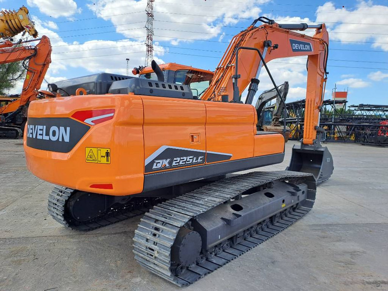 Develon DX225LC-7M - Máy xúc bánh xích: hình 4 Develon DX225LC-7M - Máy xúc bánh xích: hình 4