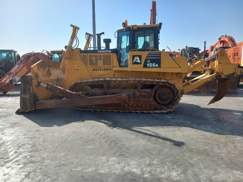 Komatsu D155-6R (4 pieces available in Abu Dhabi) - Máy ủi: hình 1 Komatsu D155-6R (4 pieces available in Abu Dhabi) - Máy ủi: hình 1