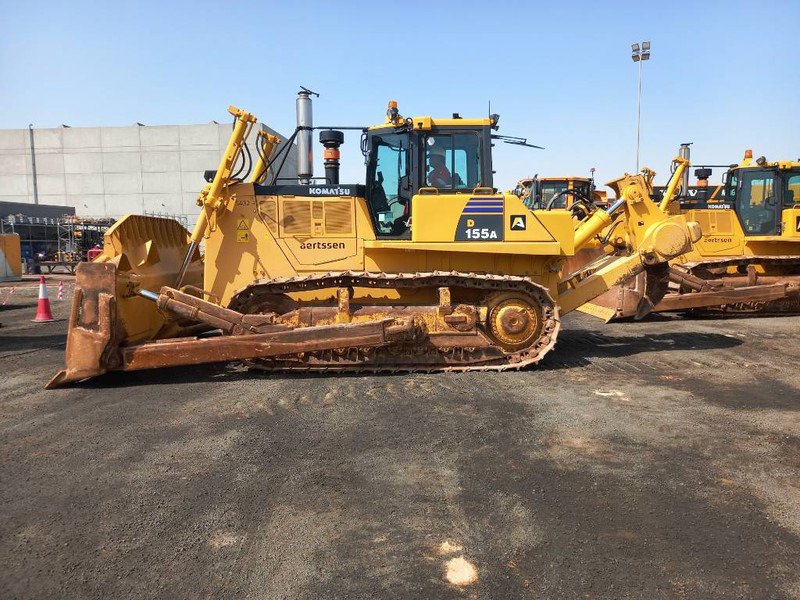 Komatsu D155A-6R (4 pcs available in Abu Dhabi) - Máy ủi: hình 1 Komatsu D155A-6R (4 pcs available in Abu Dhabi) - Máy ủi: hình 1