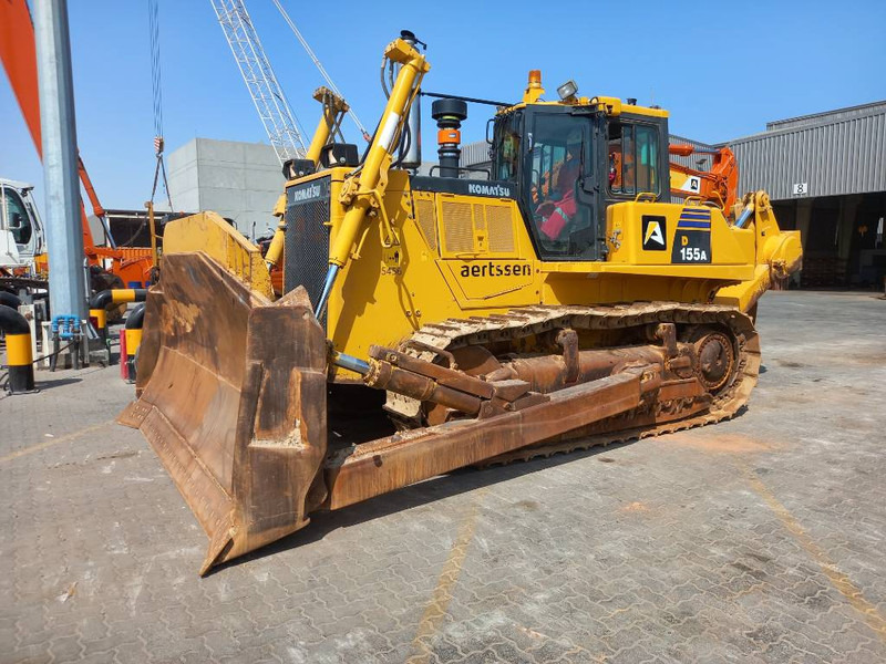 Komatsu D155A-6R (4 pieces available - Abu Dhabi) - Máy ủi: hình 1 Komatsu D155A-6R (4 pieces available - Abu Dhabi) - Máy ủi: hình 1