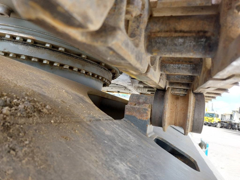 Máy xúc bánh xích Liebherr R946LC (Lifting Cab): hình 17