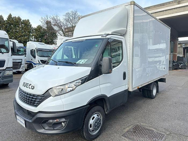 Iveco 35C14 - Xe tải nhỏ thùng kín: hình 1 Iveco 35C14 - Xe tải nhỏ thùng kín: hình 1