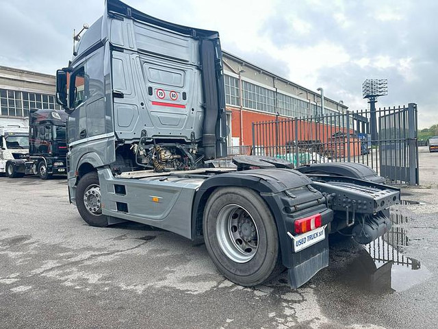 Mercedes-Benz Actros 1845 - Xe đầu kéo: hình 3 Mercedes-Benz Actros 1845 - Xe đầu kéo: hình 3