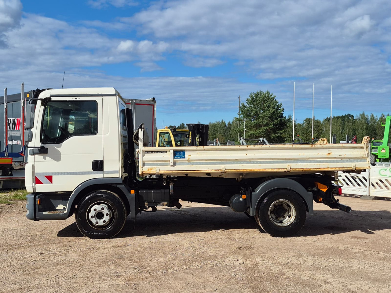 MAN TGL8.220, 83'600km! - Xe ben: hình 2 MAN TGL8.220, 83'600km! - Xe ben: hình 2