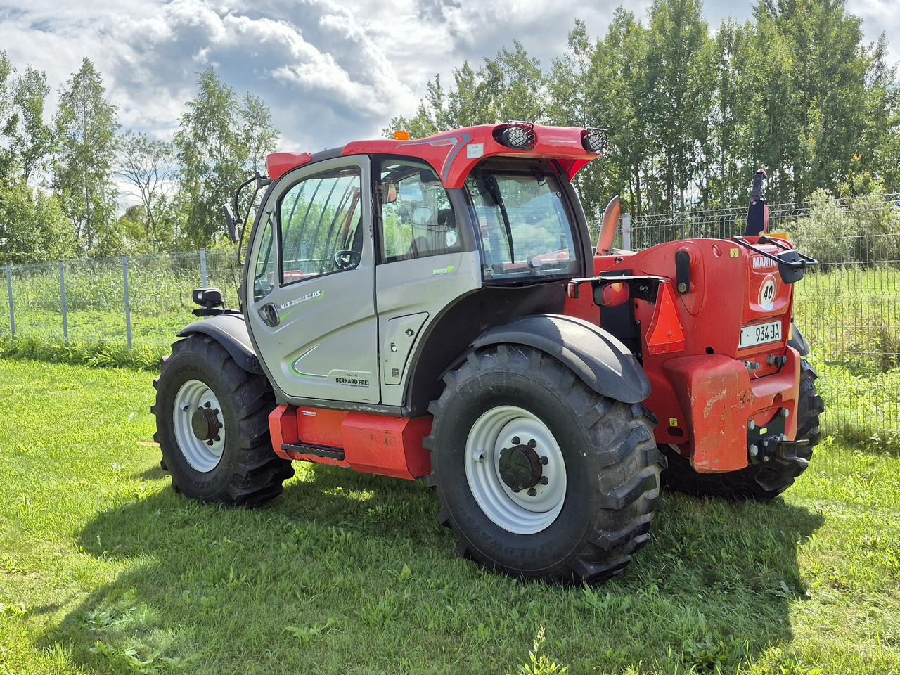 MANITOU MLT840 137 ST38 - Máy xúc lật bánh lốp kính thiên văn: hình 3 MANITOU MLT840 137 ST38 - Máy xúc lật bánh lốp kính thiên văn: hình 3