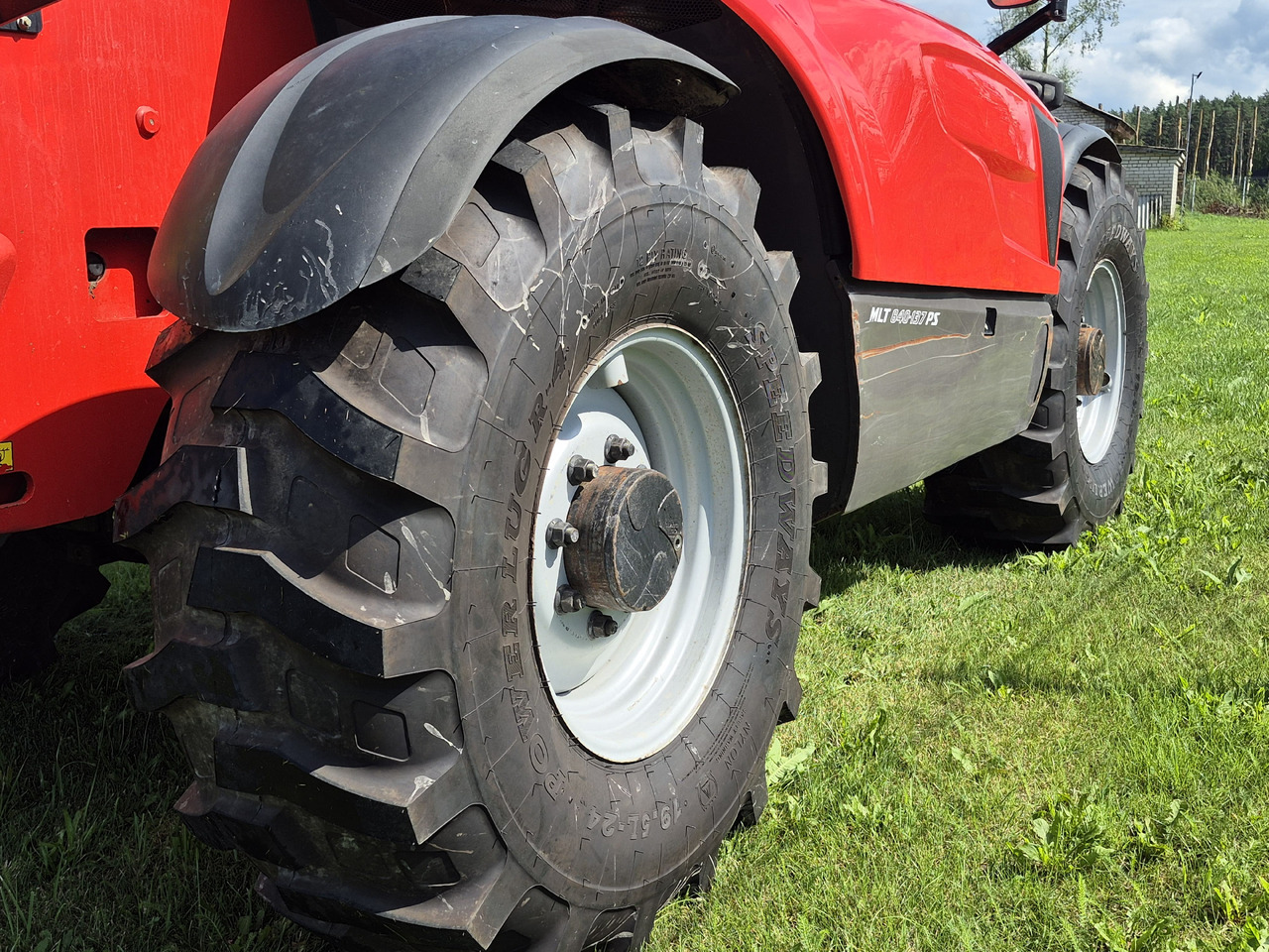 MANITOU MLT840 137 ST38 - Máy xúc lật bánh lốp kính thiên văn: hình 4 MANITOU MLT840 137 ST38 - Máy xúc lật bánh lốp kính thiên văn: hình 4