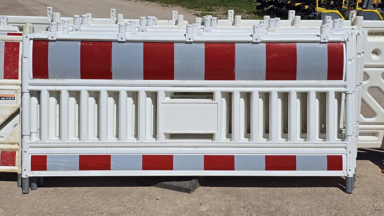 Nissen barrier fence. 2100x1100 - Dụng cụ/ Thiết bị: hình 1 Nissen barrier fence. 2100x1100 - Dụng cụ/ Thiết bị: hình 1