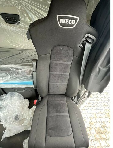 IVECO S-Way AS440S49T/P - AF4T COMFORT+AERO+ LED+NAVI... - Xe đầu kéo: hình 4 IVECO S-Way AS440S49T/P - AF4T COMFORT+AERO+ LED+NAVI... - Xe đầu kéo: hình 4