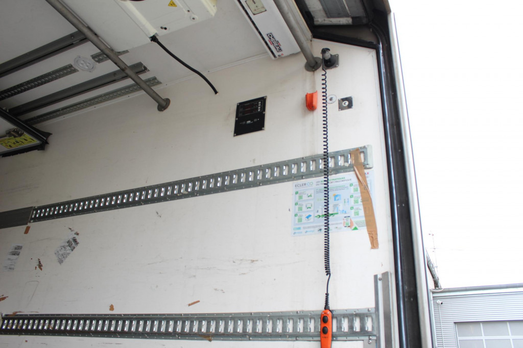 Mercedes-Benz Antos 2536 E6 CS 1250Mt Tri-temp LBW TW ATP - Xe tải đông lạnh: hình 5 Mercedes-Benz Antos 2536 E6 CS 1250Mt Tri-temp LBW TW ATP - Xe tải đông lạnh: hình 5