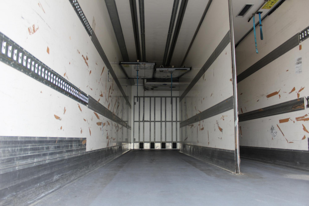 Mercedes-Benz Antos 2536 E6 CS 1250Mt Tri-temp LBW TW ATP - Xe tải đông lạnh: hình 3 Mercedes-Benz Antos 2536 E6 CS 1250Mt Tri-temp LBW TW ATP - Xe tải đông lạnh: hình 3