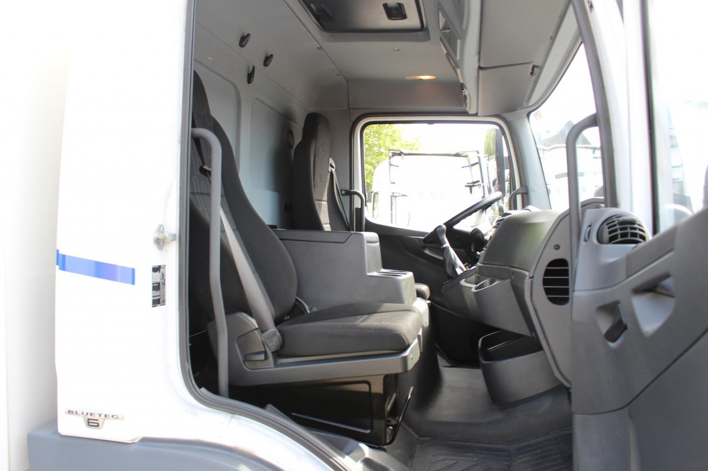 Mercedes-Benz Atego 1221 E6 Koffer Klima LDW Schalter LBW - Xe tải hộp: hình 4 Mercedes-Benz Atego 1221 E6 Koffer Klima LDW Schalter LBW - Xe tải hộp: hình 4
