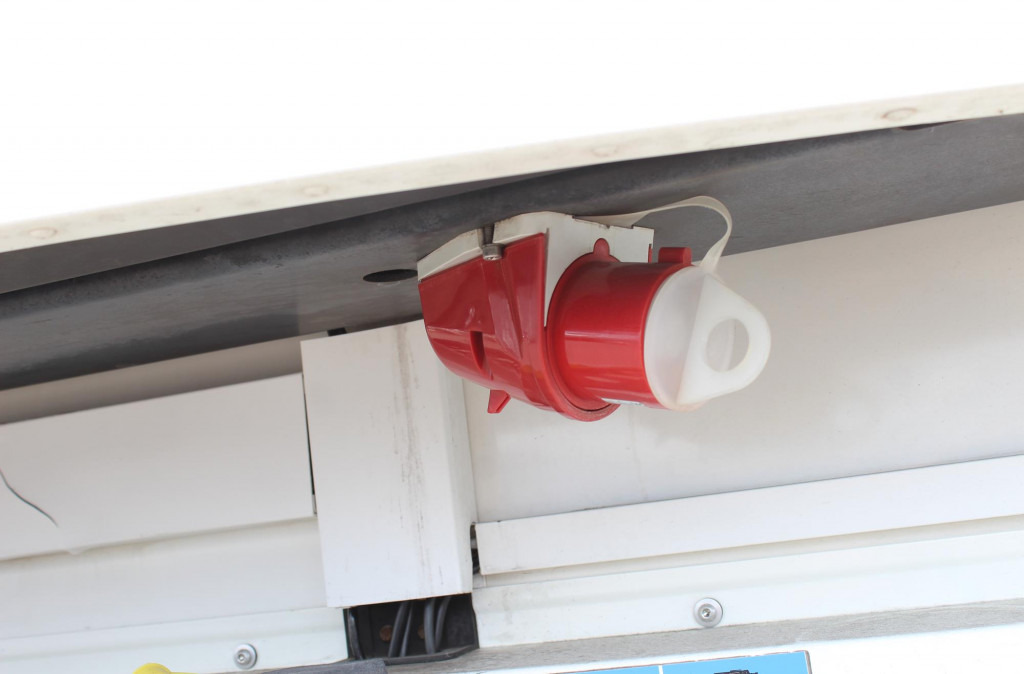 SCHMITZ Bi-Multi-Temp. TW Rolltor Lenkachse Rent-Miete - Sơ mi rơ moóc đông lạnh: hình 5 SCHMITZ Bi-Multi-Temp. TW Rolltor Lenkachse Rent-Miete - Sơ mi rơ moóc đông lạnh: hình 5