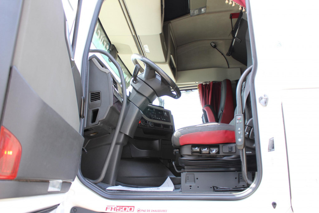 Volvo FH 500 E6 Globe I-Shift I-Park Cool 2 Tank - Xe đầu kéo: hình 4 Volvo FH 500 E6 Globe I-Shift I-Park Cool 2 Tank - Xe đầu kéo: hình 4