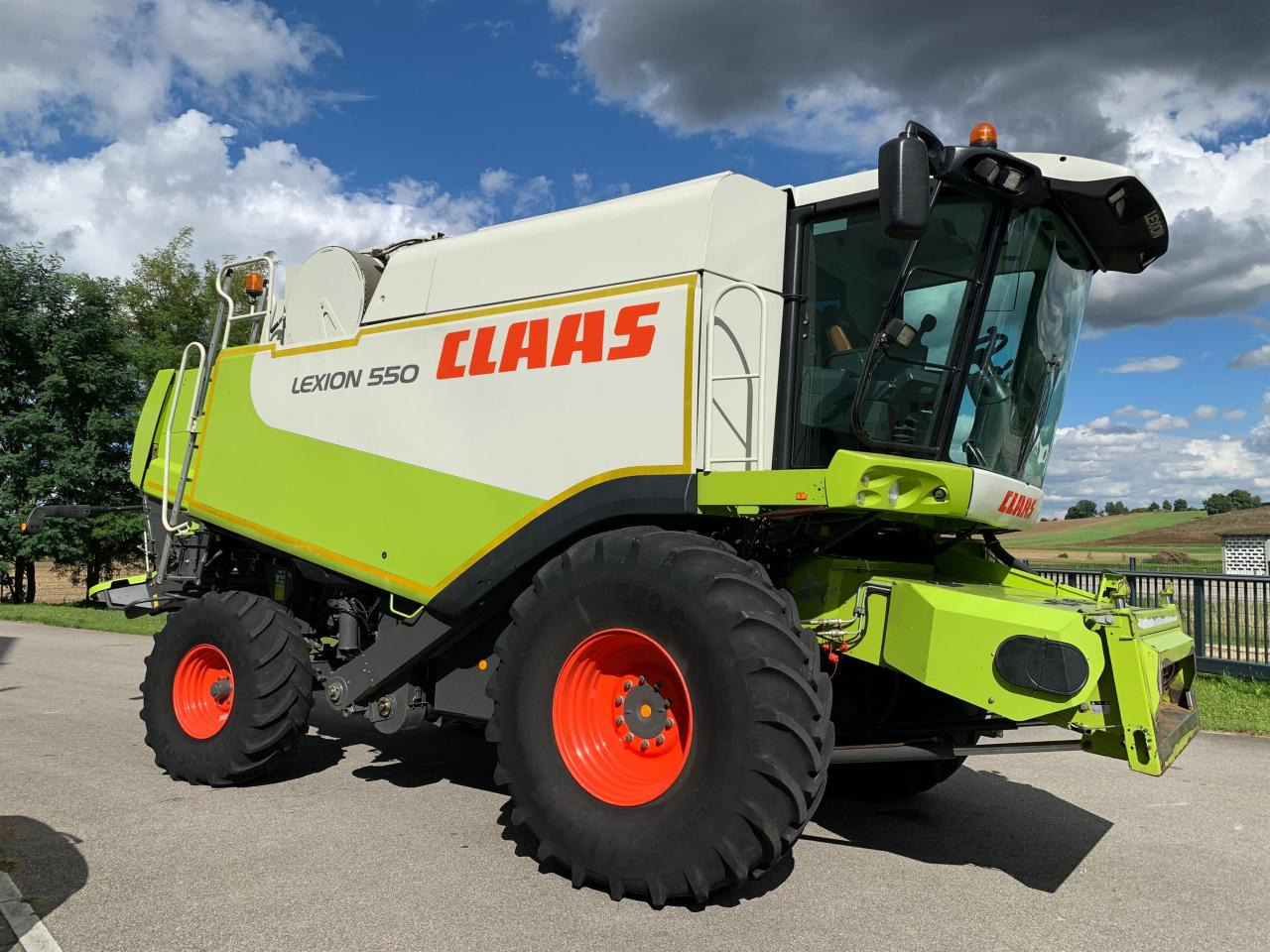 CLAAS Lexion 550 mit Schneidwerk V660, 3D und Klimaautomatik, gepflegter Zustand, Baujahr 2009 - Máy gặt đập: hình 3 CLAAS Lexion 550 mit Schneidwerk V660, 3D und Klimaautomatik, gepflegter Zustand, Baujahr 2009 - Máy gặt đập: hình 3