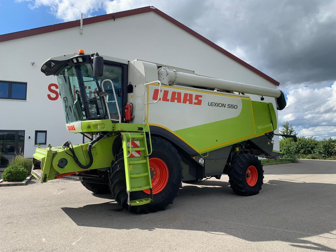 CLAAS Lexion 550 mit Schneidwerk V660, 3D und Klimaautomatik, gepflegter Zustand, Baujahr 2009 - Máy gặt đập: hình 2 CLAAS Lexion 550 mit Schneidwerk V660, 3D und Klimaautomatik, gepflegter Zustand, Baujahr 2009 - Máy gặt đập: hình 2