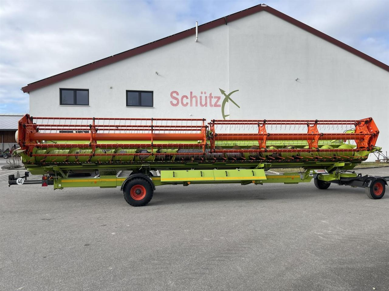 CLAAS Schneidwerk Claas Vario V1050, ca. 1600ha, LED Laser, Bj. 2016 - Máy gặt liên hợp: hình 1 CLAAS Schneidwerk Claas Vario V1050, ca. 1600ha, LED Laser, Bj. 2016 - Máy gặt liên hợp: hình 1