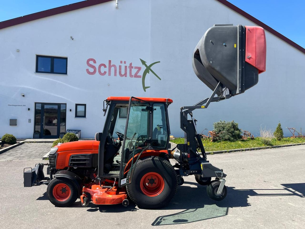 Máy cắt cỏ vườn Kubota B3030 Grüngutbehälter Hochentlader: hình 6