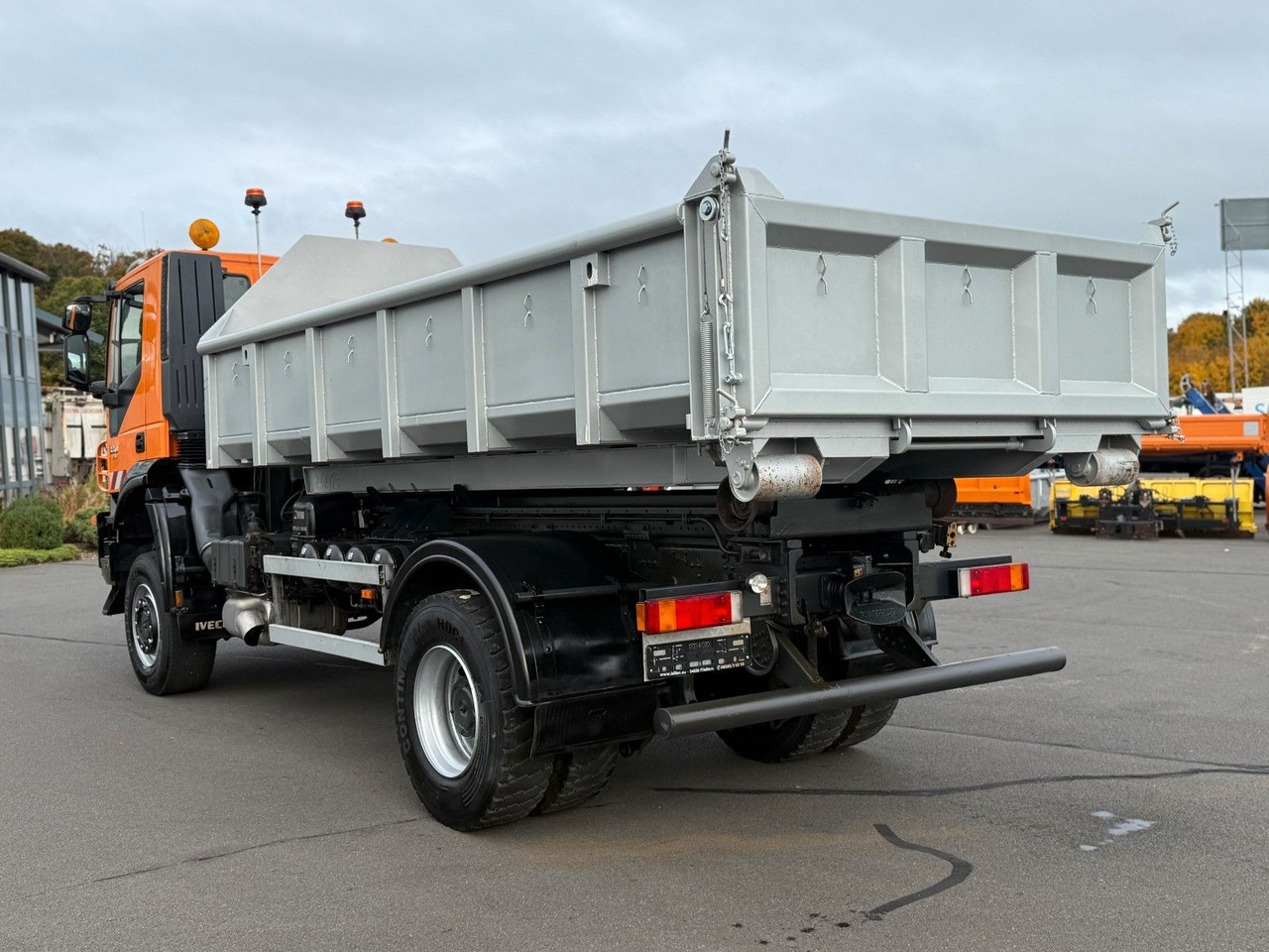 Iveco Trakker 330 EEV Winterdienst Abroll - Xe tải nâng móc: hình 3 Iveco Trakker 330 EEV Winterdienst Abroll - Xe tải nâng móc: hình 3