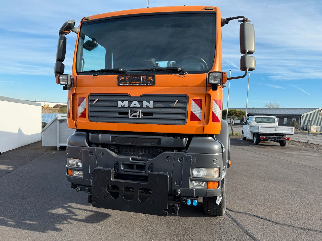 MAN TGA 18.360 4x4 Winterdienst Meiller Abroller - Xe tải nâng móc: hình 2 MAN TGA 18.360 4x4 Winterdienst Meiller Abroller - Xe tải nâng móc: hình 2