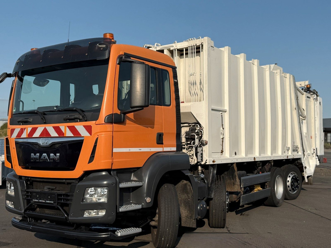 MAN TGS 32.360 8x2 Zoeller Mekam, duo Schütte - Xe tải chở rác: hình 1 MAN TGS 32.360 8x2 Zoeller Mekam, duo Schütte - Xe tải chở rác: hình 1