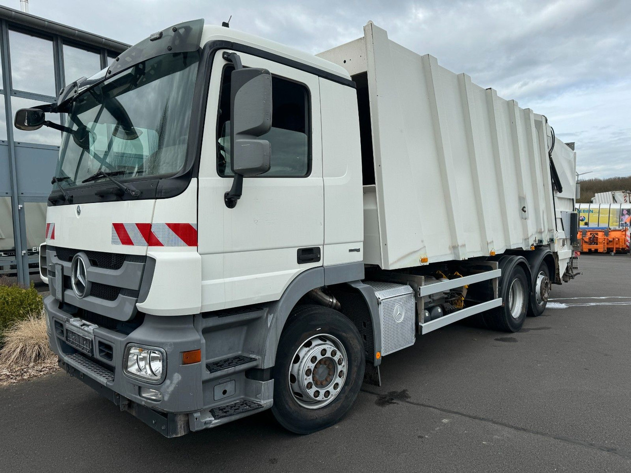 Mercedes-Benz Actros 2532 6x2 MP3 Faun Power Press 524 Mercedes-Benz Actros 2532 6x2 MP3 Faun Power Press 524 - Xe tải chở rác: hình 1 Mercedes-Benz Actros 2532 6x2 MP3 Faun Power Press 524 Mercedes-Benz Actros 2532 6x2 MP3 Faun Power Press 524 - Xe tải chở rác: hình 1