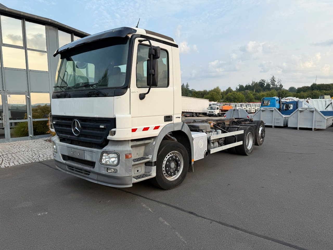 Mercedes-Benz Actros MP 2 2532 6x2 - Xe tải khung gầm: hình 3 Mercedes-Benz Actros MP 2 2532 6x2 - Xe tải khung gầm: hình 3